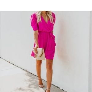 EUC Vici fuchsia to the max wrap fress